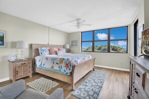 3 bedrooms, individually decorated, individually furnished, bed sheets - Newly Decorated Ground-floor Suite Steps From Beach and Pool W/views, Wifi (St. Augustine)