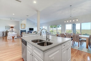 Appart'hôtel, plusieurs lits, patio (3117 Marsh View) | Cuisine privée