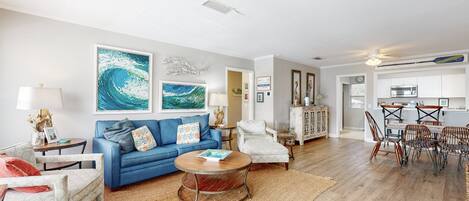 Casa, várias camas, sacada, vista parcial para o oceano (Whale Tale - A) | Área de estar