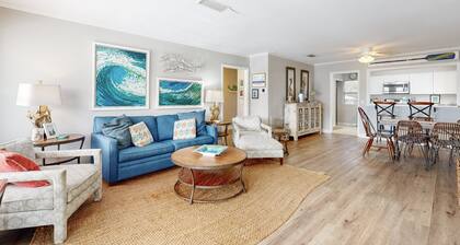 Island Escape With Ocean-view Deck & Steps to Beach - Snowbirds Welcome