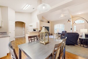 4 habitaciones, decoración personalizada y muebles diferentes 