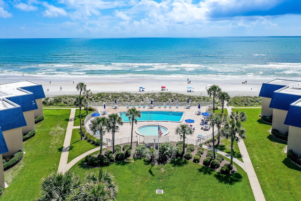 Island-themed Living With Furnished Patio, Shared Pool & Beach Access - Crescent Beach, FL