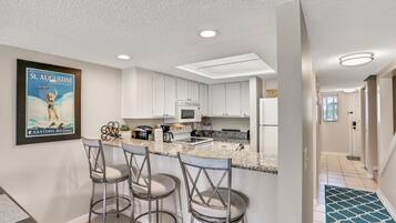 Apartment, Multiple Beds, Pool Access, Ocean View (Dolphin Cove of Ocean Villas) | Private kitchen