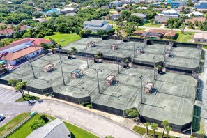 Sport court - Ocean View Condo in Beachfront Resort With Wifi, Central AC, 2 Pools, & Tennis (St. Augustine)
