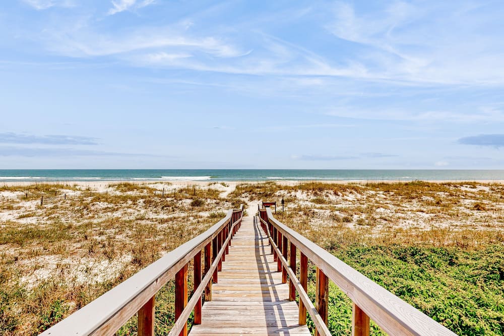 Snowbird Friendly, Oceanfront Community With Optional Golf Cart! - Coon Key, FL