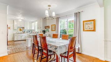 House, Multiple Beds, Patio, Garden View (My Best Friend's House) | 4 bedrooms, individually decorated, individually furnished, bed sheets