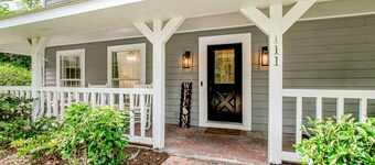 Relaxing, Dog-friendly Home With Furnished Patio, Washer/dryer, Wifi, & AC