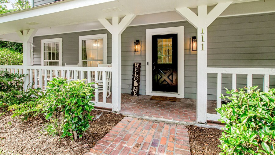 Relaxing, Dog-friendly Home With Furnished Patio, Washer/dryer, Wifi, & AC