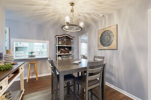 Condo, 1 King Bed with Sofa bed, Patio, Pool View (Island Square 401) | 1 bedroom, individually decorated, individually furnished - Private Retreat With Access to Community Pool & Nearby Entertainment (St. Simons Island)