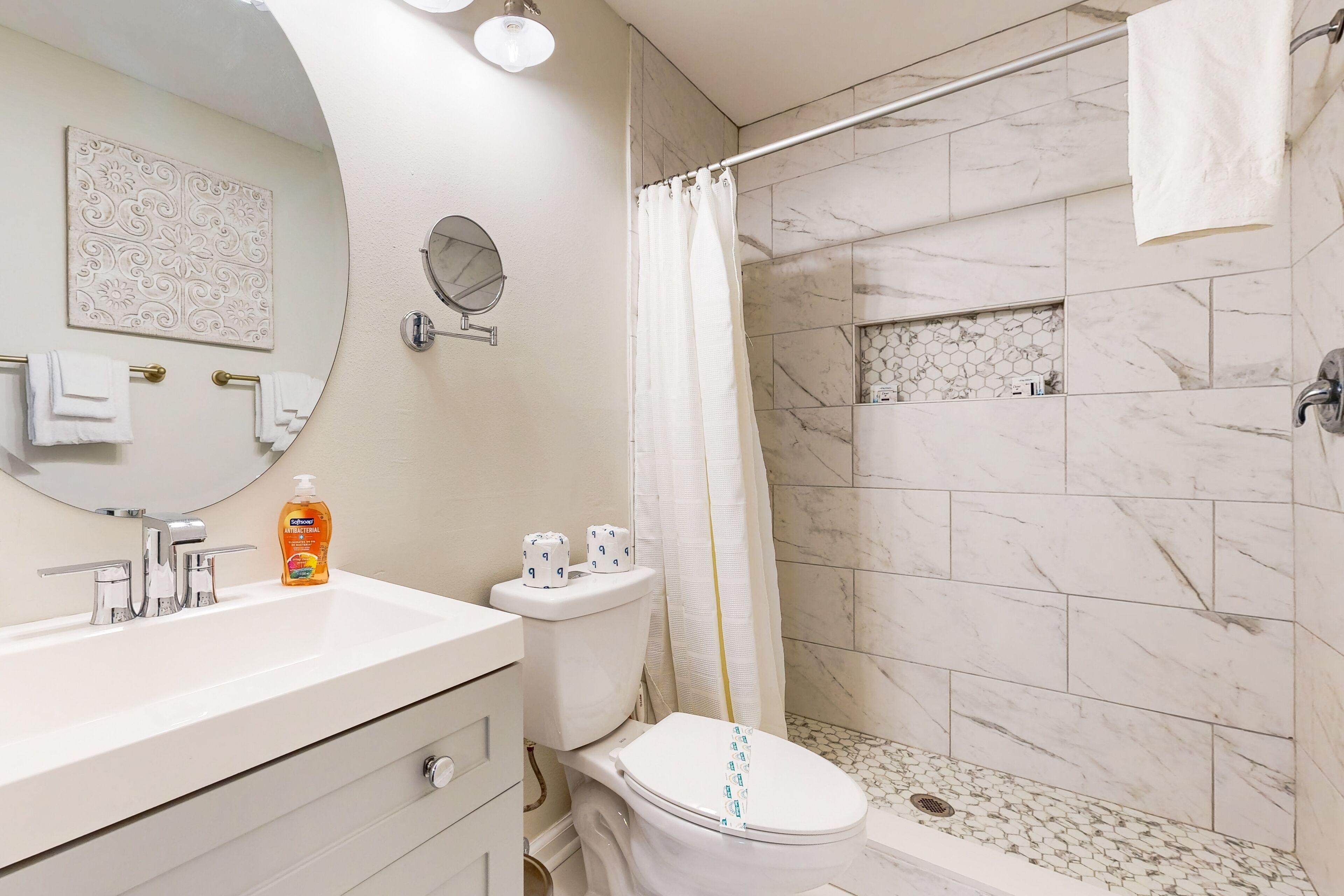 Condo, 1 King Bed with Sofa bed, Patio, Pool View (Island Square 401) | Bathroom | Towels