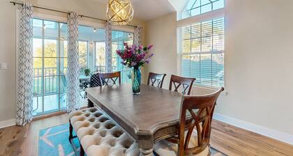 Spacious Condo With Pool, hot tub and Private Washer/dryer