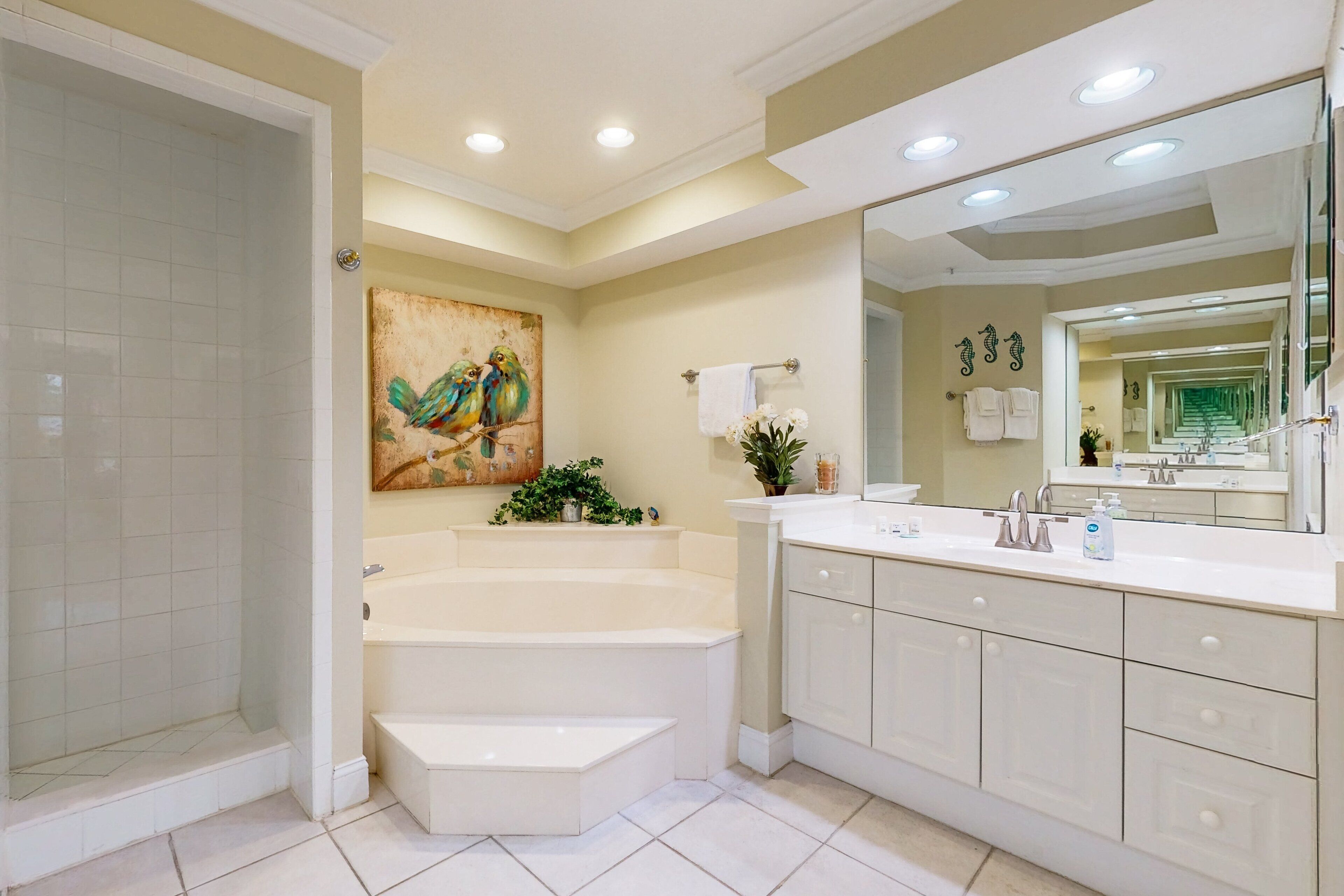 Condo, Multiple Beds, Hot Tub, Pool View (Eagle's View Retreat) | Bathroom | Hydromassage showerhead, towels