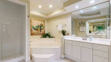 Condo, Multiple Beds, Hot Tub, Pool View (Eagle's View Retreat) | Bathroom | Hydromassage showerhead, towels