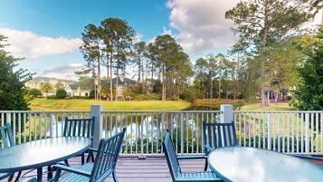 Tempat makan outdoor