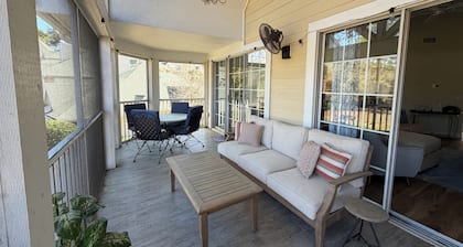 Spacious Condo With Pool, hot tub and Private Washer/dryer