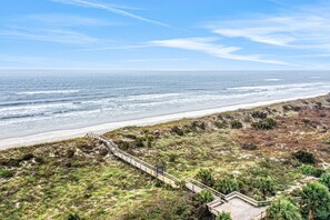 Beach nearby - Oceanfront Condo With Pool, Grill, Central AC, Washer/dryer, & Snowbird Friendly (St. Augustine)