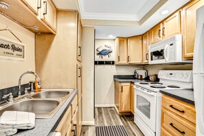 公寓式客房, 多张床, 使用泳池, 泳池景观 (St Augustine Serenity) | 私人厨房