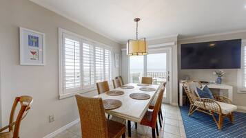 Appart'hôtel, plusieurs lits, patio, vue océan (712 Sailmaker) | 3 chambres, décoration personnalisée, ameublement personnalisé