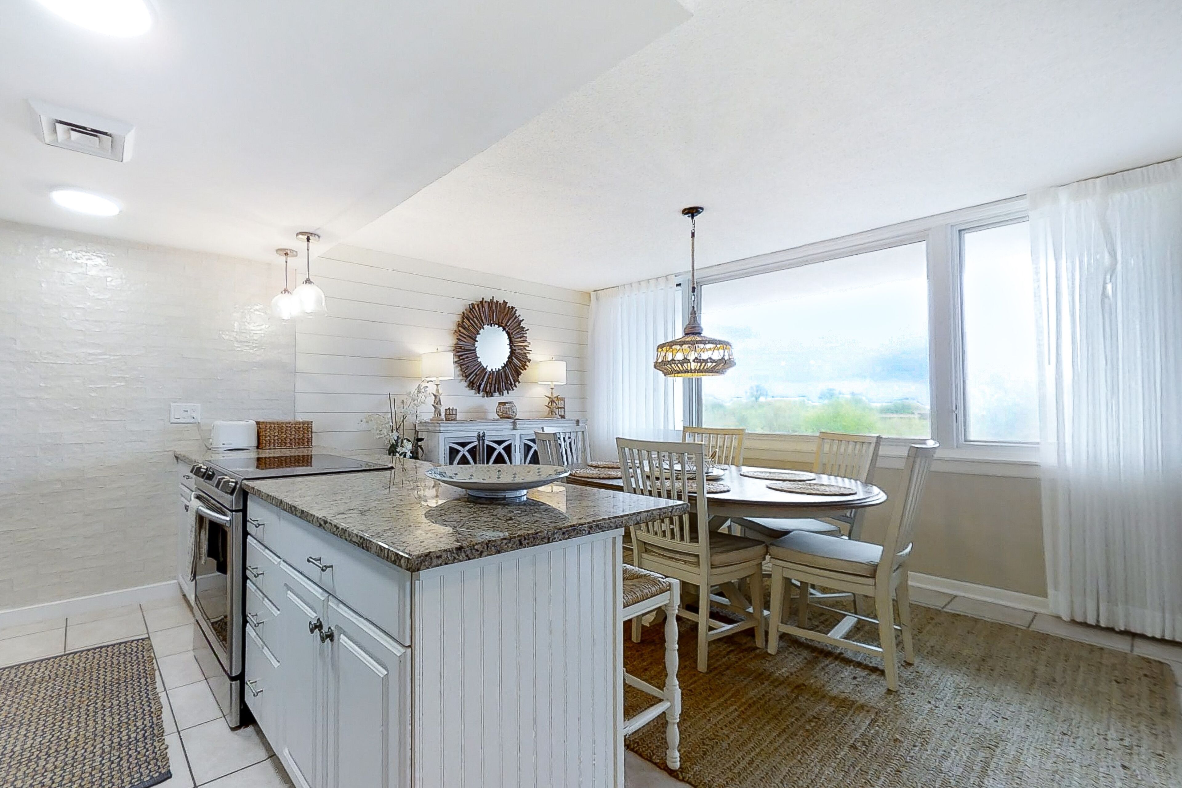 Apartamento, varias camas, patio, vistas a la piscina (1149 Beach Walker) | Cocina privada