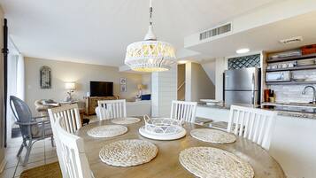4 bedrooms, individually decorated, individually furnished, bed sheets