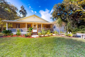 Exterior - Serene Home With Enclosed Yard, Grill, Games, & Central AC - Dog-friendly (St. Augustine)