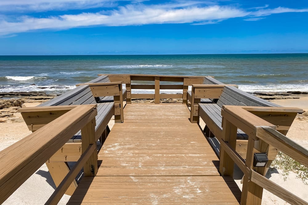 Seaside Serenity: Beachfront Haven in Palm Coast With Resort Amenities - Marineland, FL