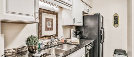 Appartement, Meerdere bedden, balkon, uitzicht op zwembad (Forest Ridge 2725) | Privékeuken