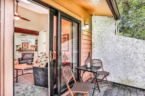 Terrace/patio - Quiet Coastal Escape Within Walking Distance to Beach With Shared Pool (Fernandina Beach)