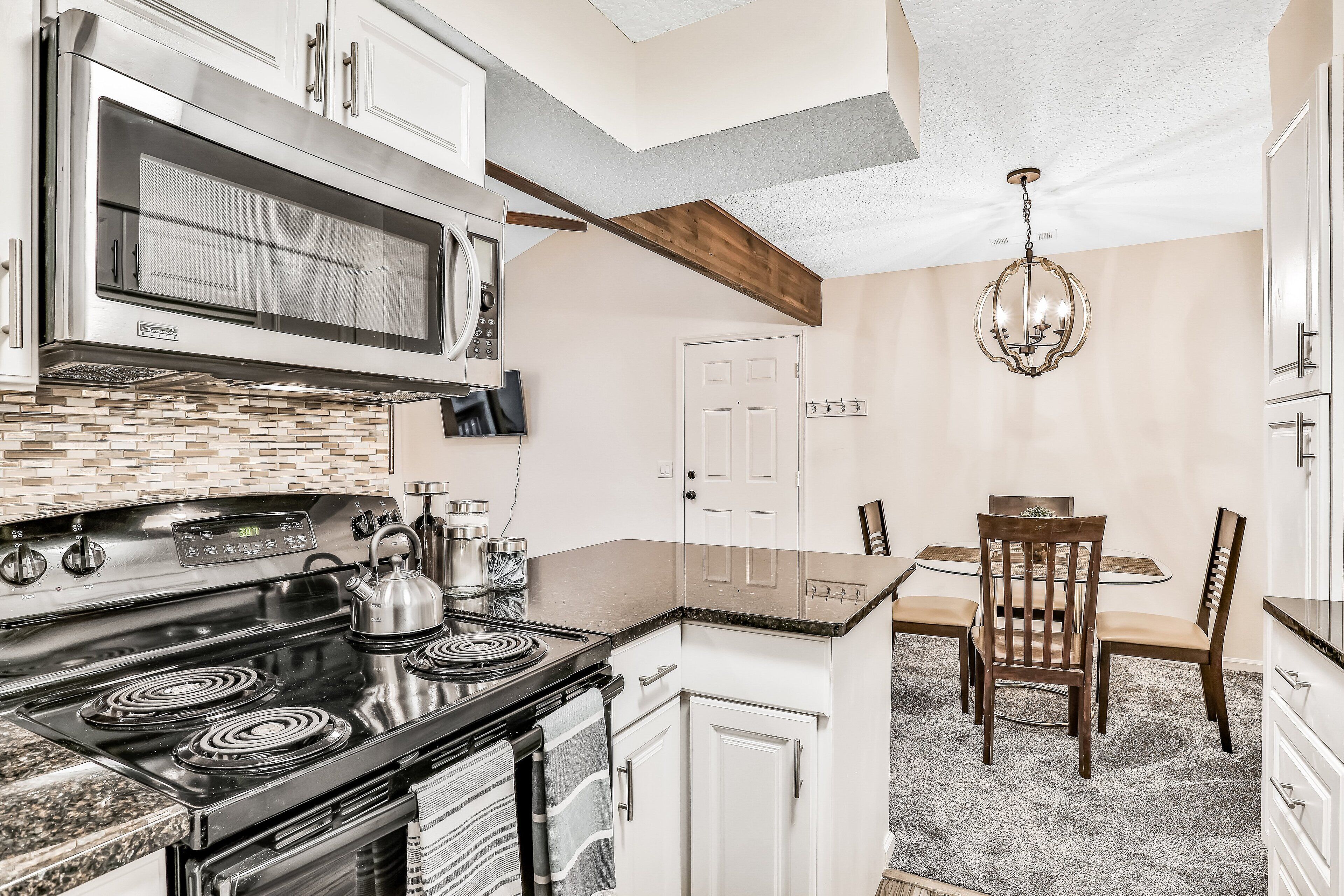 Condo, Multiple Beds, Balcony, Pool View (Forest Ridge 2725) | Private kitchen