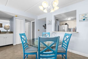 Condo, Plusieurs lits, accès à la piscine, vue sur le jardin (St Aug Ocean and Racquet 2104) | 2 chambres, décor unique, ameublement unique