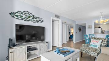 Condo, várias camas, acesso à piscina, vista para o jardim (St Aug Ocean and Racquet 2104) | Área de estar