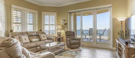 Leilighet, flere senger, terrasse, havutsikt (56 Ocean Place) | Oppholdsområde