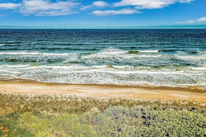 Beach nearby - Second Floor, Dog-friendly Condo With Shared Pool, High-speed Wifi, & Central AC (Palm Coast)