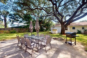 BBQ/picnic Area - Spacious Pet -friendly Home w/ Fenced in Yard and Close to The Beach (St. Augustine)