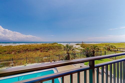Oceanview Condo With Pool, Beach Access, Jetted Tub, W/d, & AC