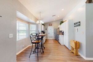 House, Multiple Beds, Pool Access, Pool View (Graystone) | 3 bedrooms, individually decorated, individually furnished, bed sheets