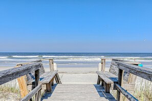 Beach nearby - Oceanfront Condo With Beach Access, Patio, Outdoor Pools, Tennis Court, W/d, AC (St. Augustine)