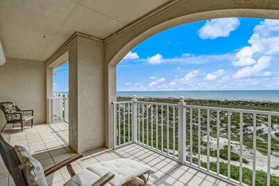 Oceanfront, Gated Community Townhome With Private W/d, Beach & Pool Access