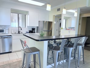 Private kitchen - Oceanfront Condo With Pool, Amazing View, Balcony & Beach Access (Jacksonville Beach)