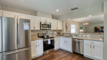 Rumah, 2 Tempat Tidur Queen, patio, pemandangan kebun (Hawkins Cove) | Dapur pribadi