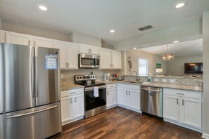 House, 2 Queen Beds, Patio, Garden View (Hawkins Cove) | Private kitchen - Single-story Home With Lagoon View, Garden Patio & Easy Drive to the Beach (Jacksonville)