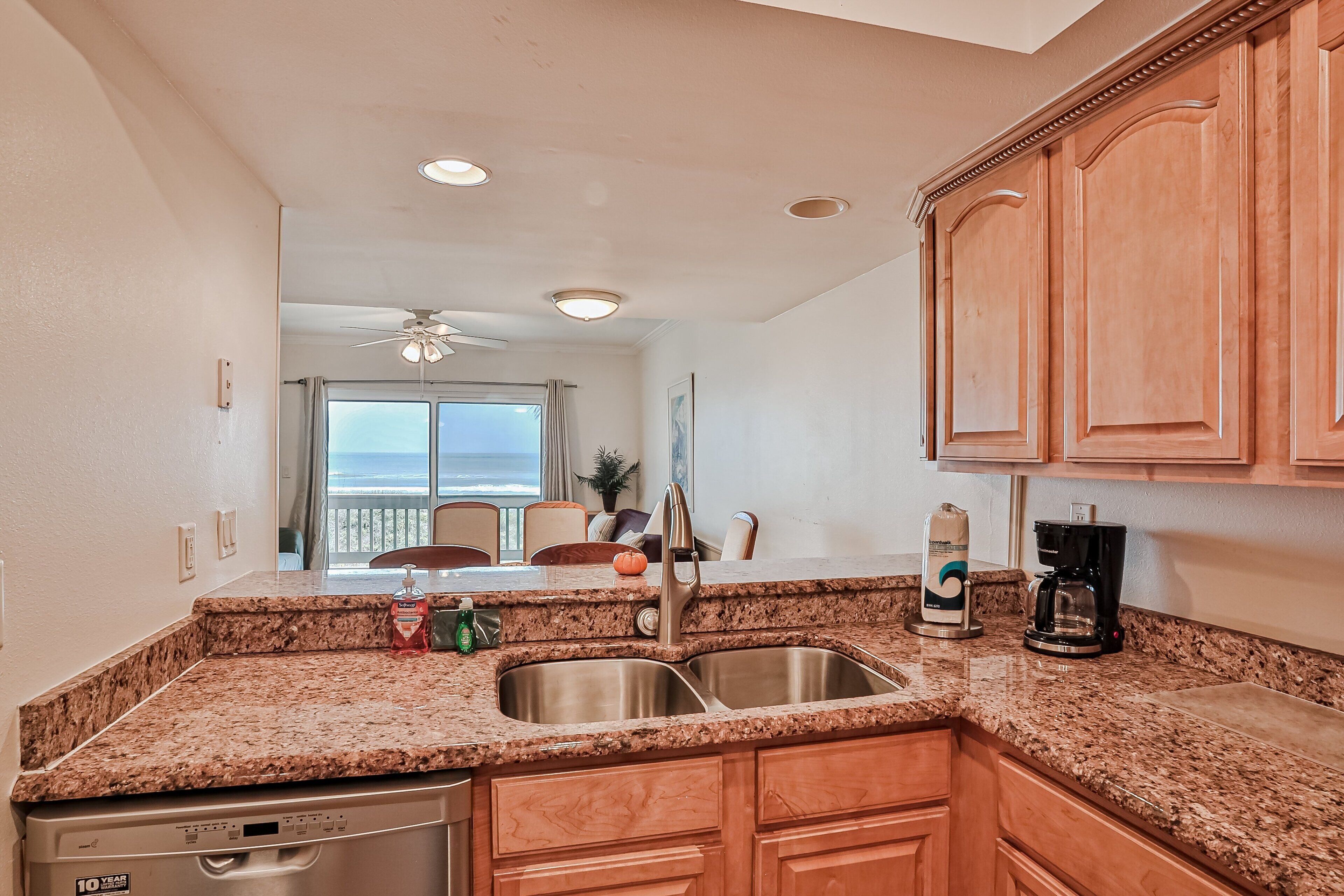 House, Multiple Beds, Patio, Ocean View (Four Winds Oceanfront Condo) | Interior