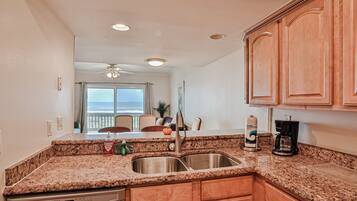 House, Multiple Beds, Patio, Ocean View (Four Winds Oceanfront Condo) | Interior