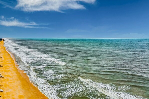 Beach nearby - Prime House With Lanai, Private Pool, Bbq, and Water Views (Palm Coast)