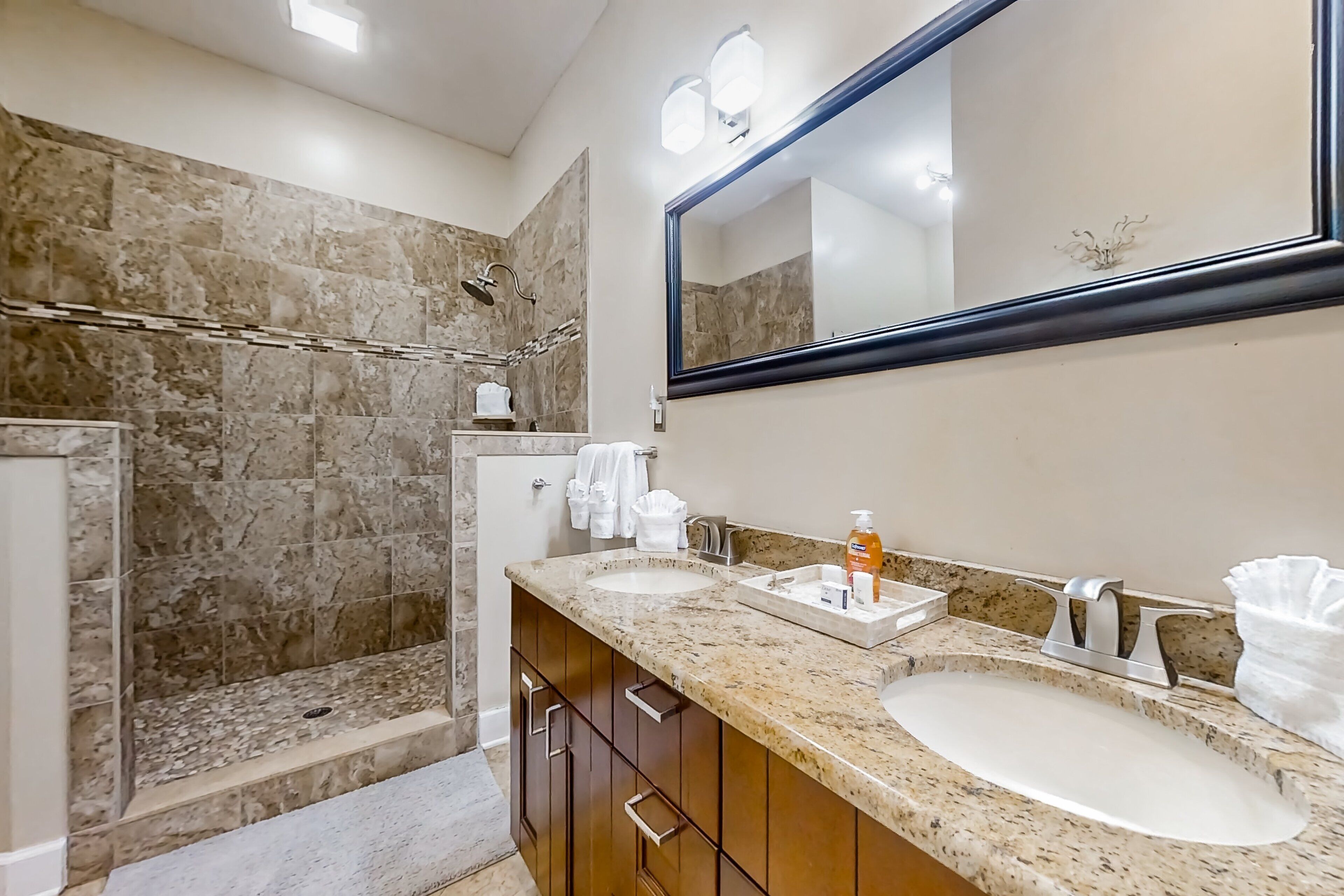 House, Multiple Beds, Patio, Garden View (The Healing Haven) | Bathroom | Towels