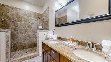 House, Multiple Beds, Patio, Garden View (The Healing Haven) | Bathroom | Towels
