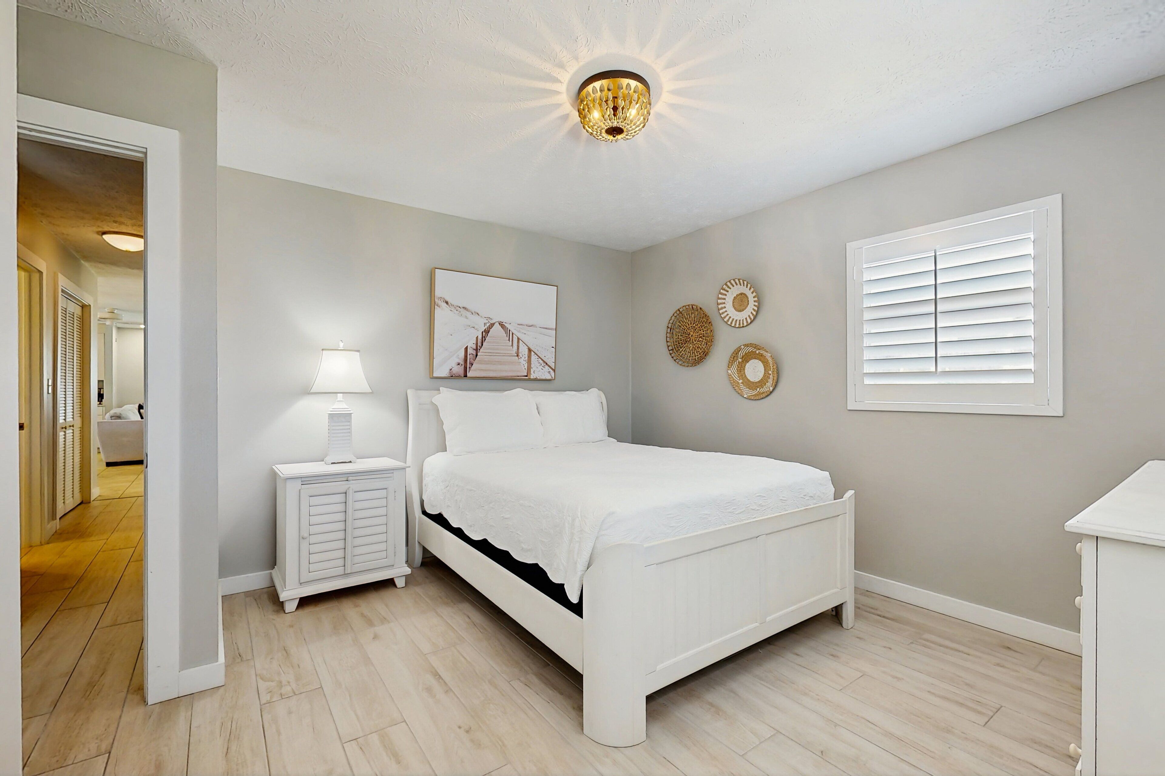 3 habitaciones, decoración personalizada y muebles diferentes 