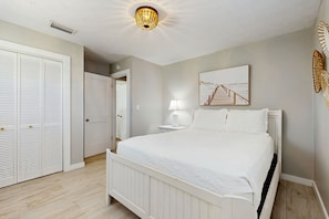 3 habitaciones, decoración personalizada y muebles diferentes 