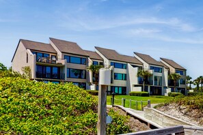 Exterior - Renovated Condo With Easy Beach Access, Balcony, Pool & Spectacular Ocean Views (Fernandina Beach)