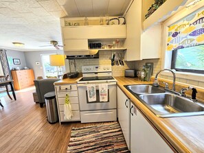 Maison, plusieurs lits, patio (Blue Surf at Hammock Beach) | Cuisine privée